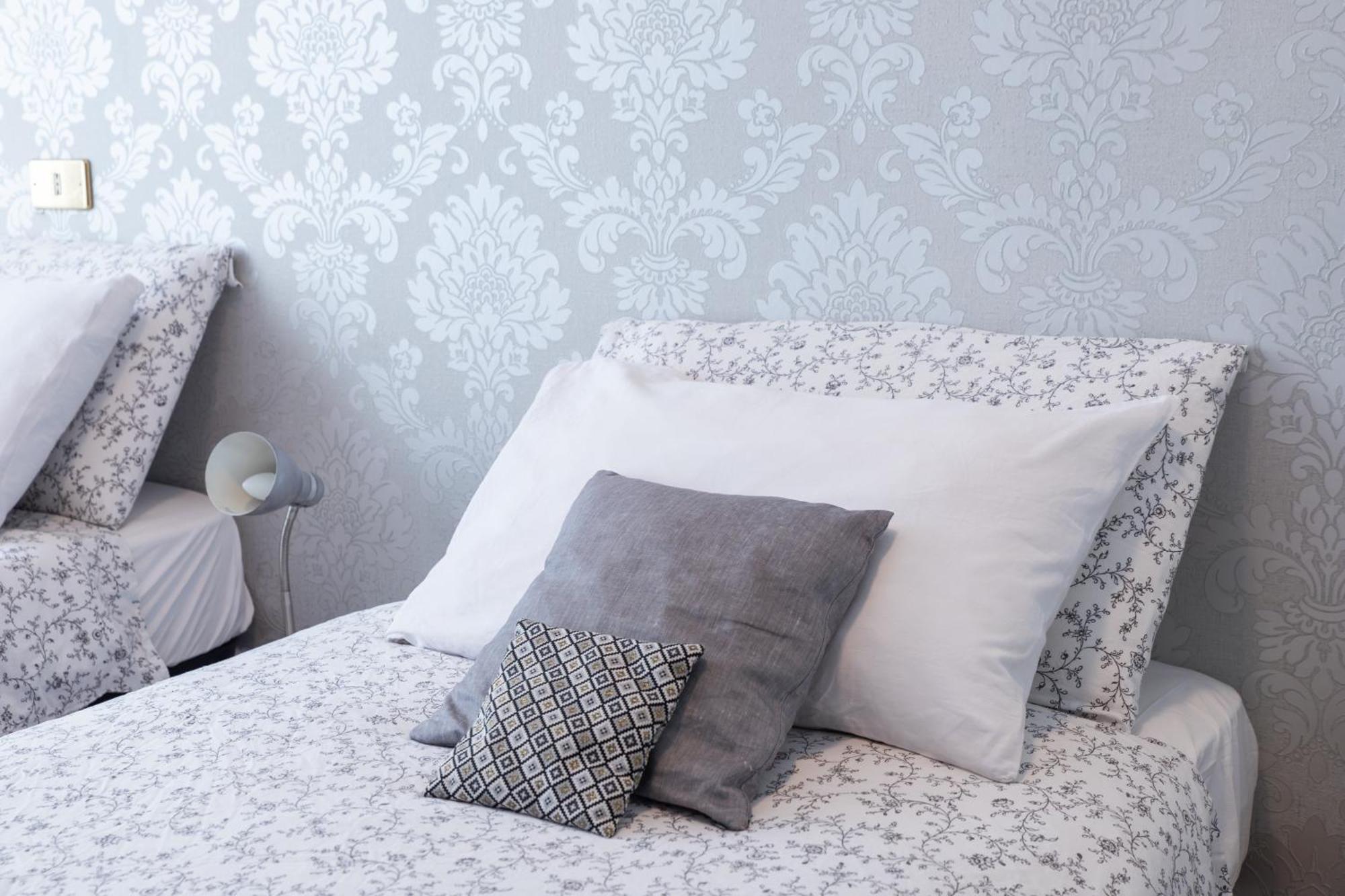 Duomo Walking Distance Elegant Flat With View Apartment มิลาน ภายนอก รูปภาพ